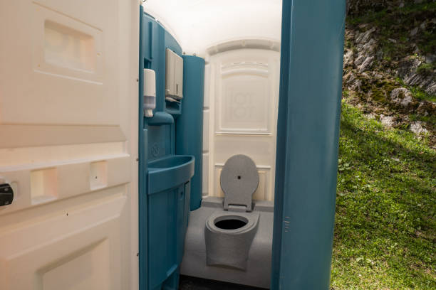 Best Porta potty rental near me  in Merriam Woods, MO